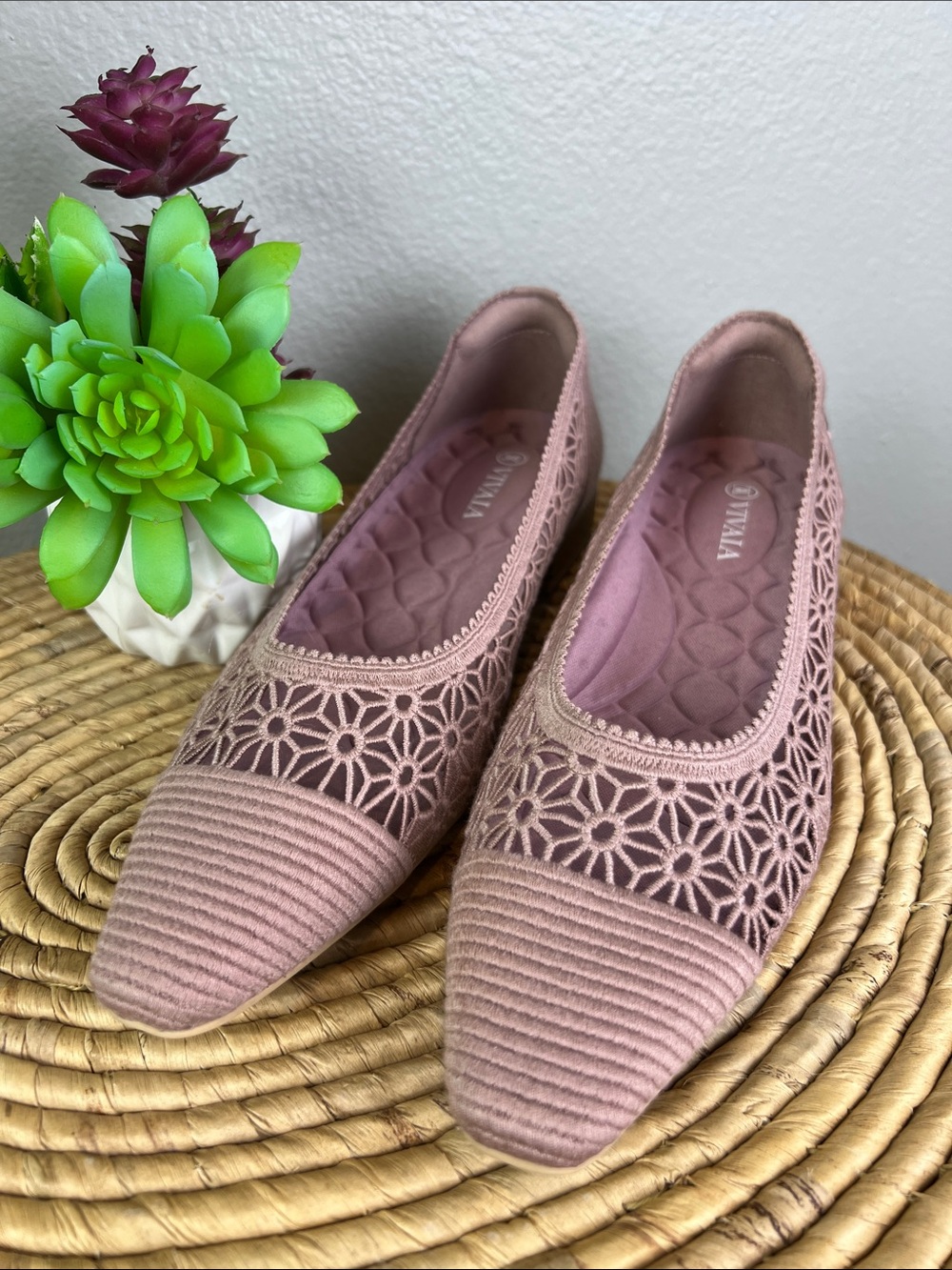 Vivaia Mauve Pink Floral Crochet Pointed-Toe Flats 38.5